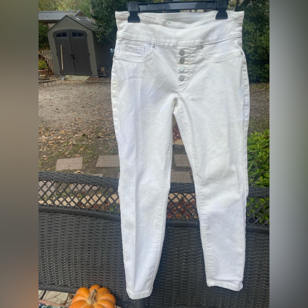 DG2 Virtual stretch pull on Faux Button front Jeans; PM